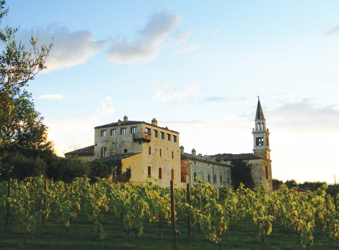 Dvorac Castello Semivicoli danas Marina koristi u svrhu turizma i degustaciju njenog vina