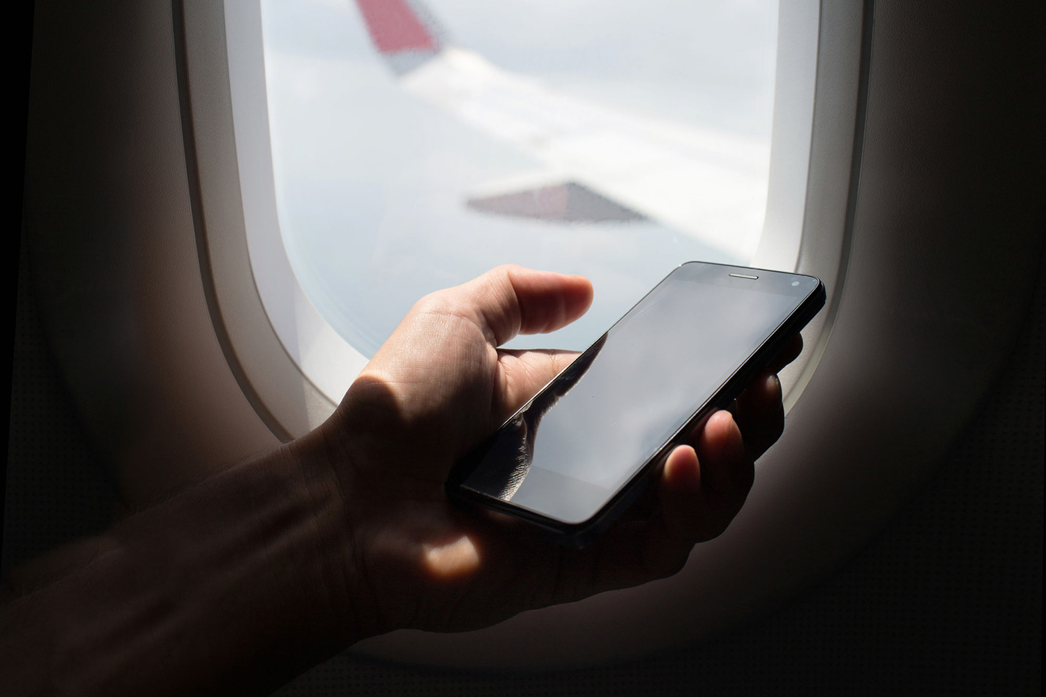 Телефон во время полета в самолете